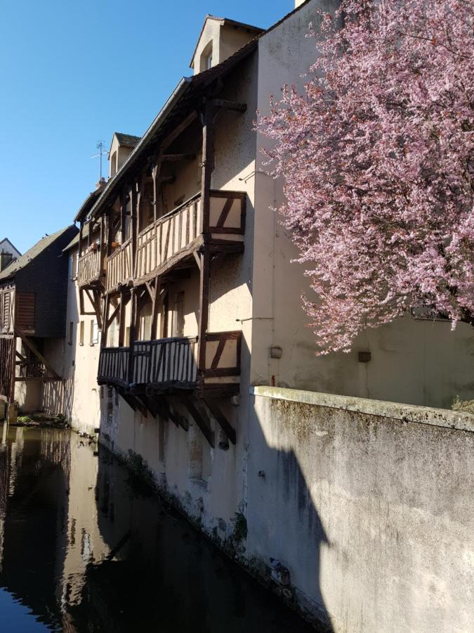 La Maison Virginie 1 A 2 Pers Charmant Hyper Centre- Cour- Parking- Linge- Fibre- Proximite Lac Canal Piscine Montargis Eksteriør bilde