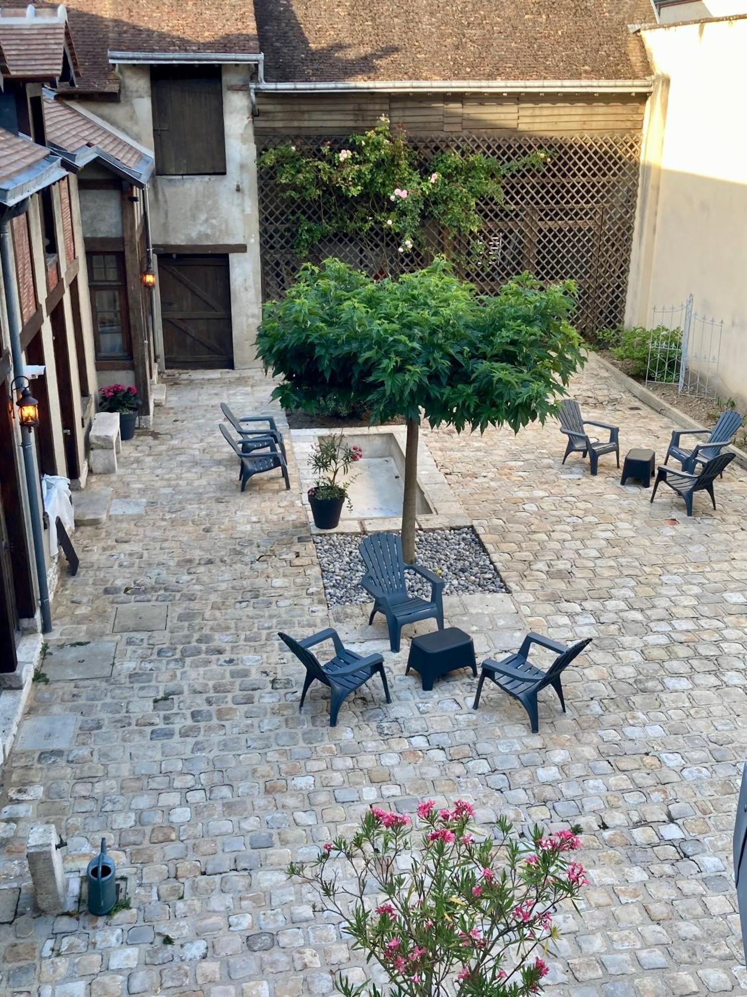 La Maison Virginie 1 A 2 Pers Charmant Hyper Centre- Cour- Parking- Linge- Fibre- Proximite Lac Canal Piscine Montargis Eksteriør bilde
